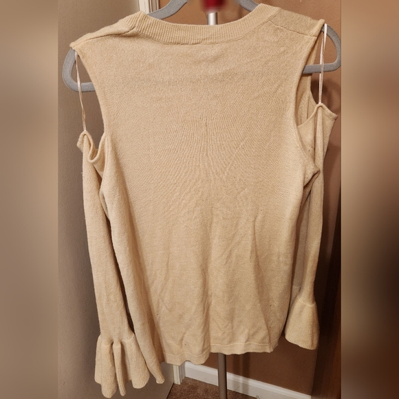 Alya Large Cold Shoulder Long Flaired Sleeve Sweater - Picture 6 of 10